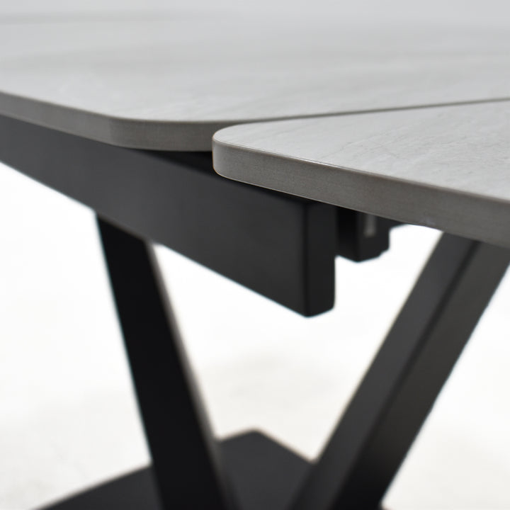 Atlas Extendable Table